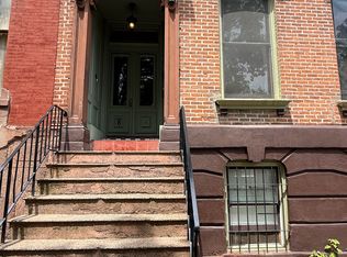 8 Hall Pl APT 3, Albany, NY 12210