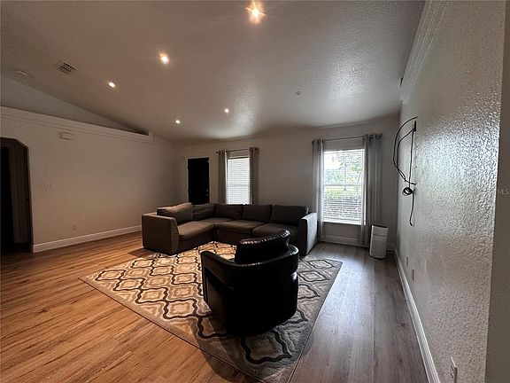 5th image of 11988 SW 38th St