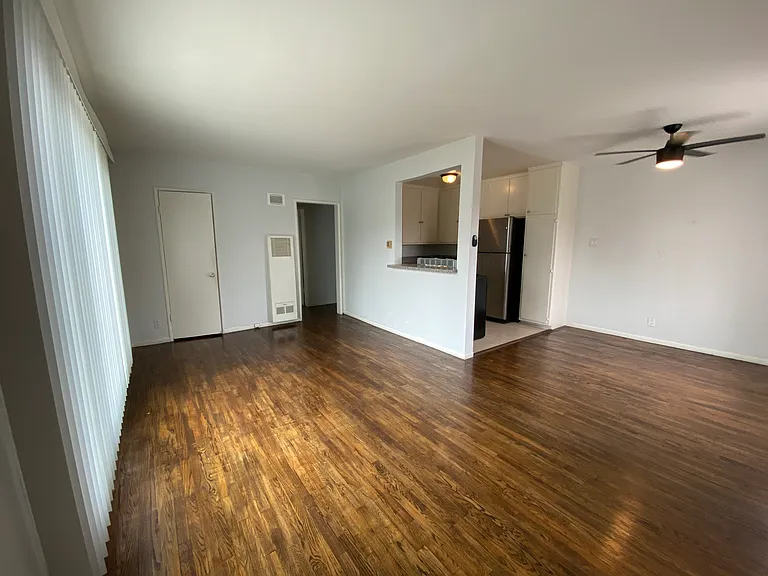 7151 Fountain Ave #4 — Photo 2