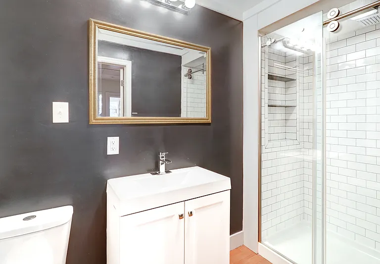 121 E Chestnut St #121B — Photo 11