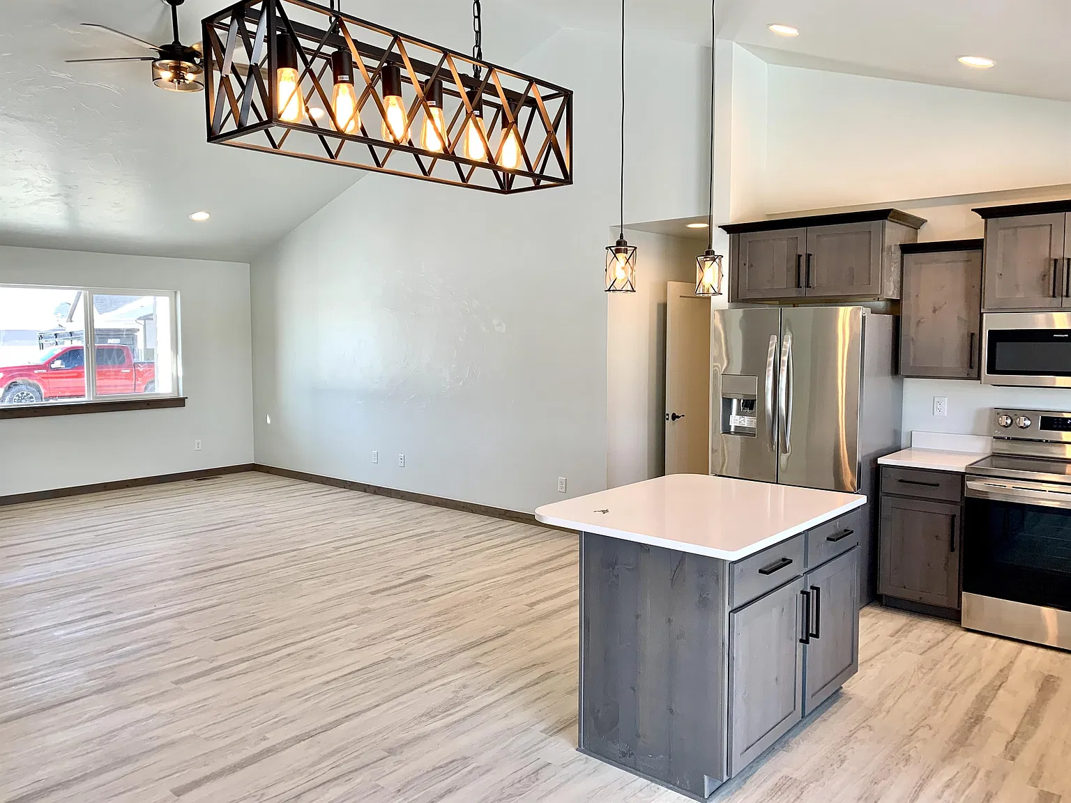 2941 Bullfrog Court - B — Photo 4