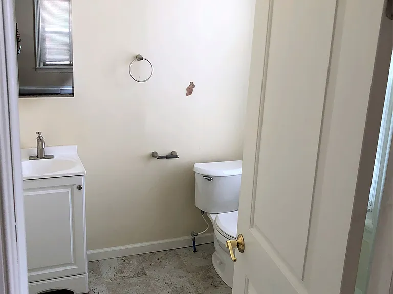 247 Green Ln — Photo 3