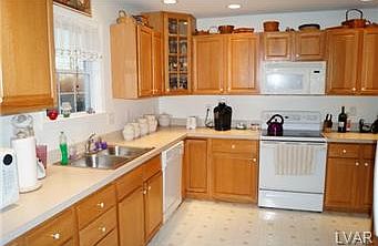 4th image of 242 Mahogany Pl