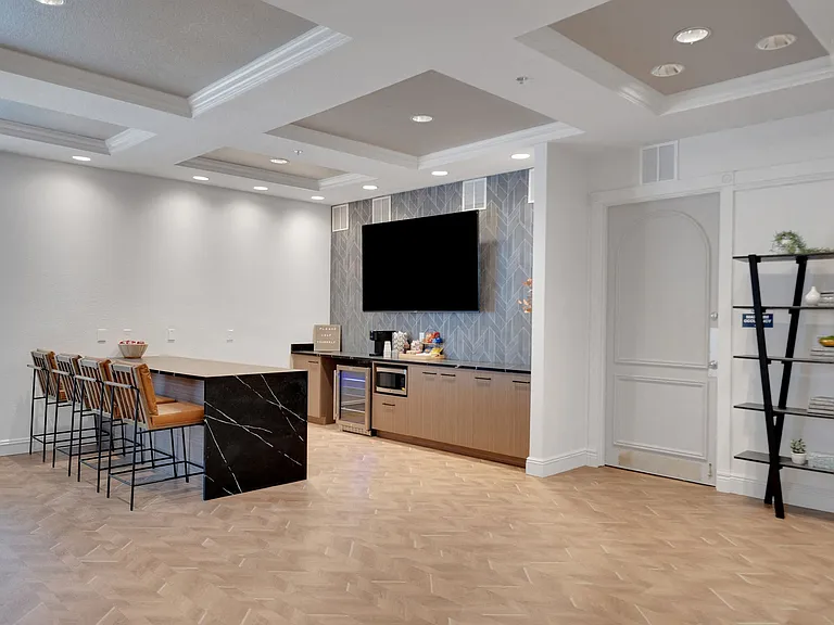 AVIA Apartments On Alpha — Photo 18