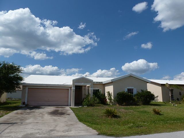 1st image of 310 Aylesbury Ct