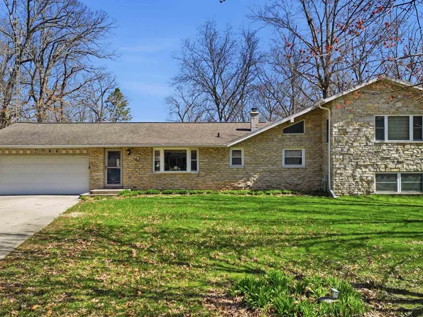 2086 Grand Detour Rd, Dixon, IL 61021