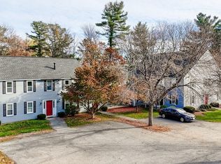 31 Lantern Ln UNIT 1, Dracut, MA 01826