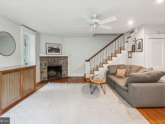 4th image of 226 W Mount Airy Ave