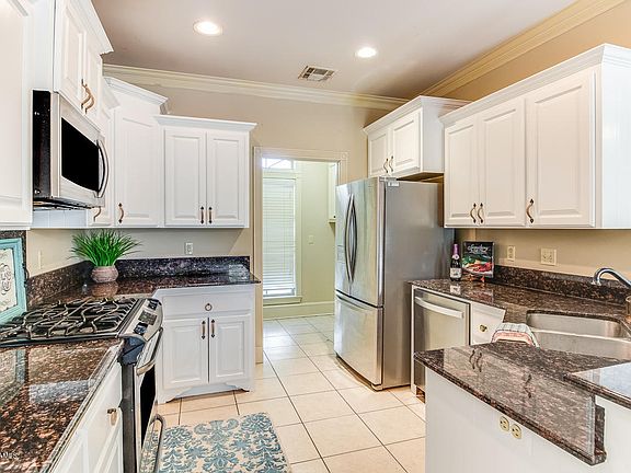 3rd image of 626 Beacon Dr