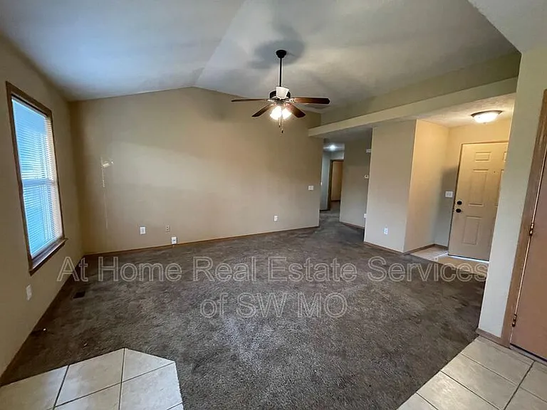 5543 W David — Photo 1