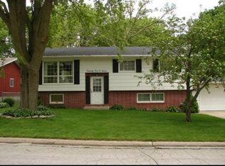 2207 S 3rd St, Clear Lake, IA 50428