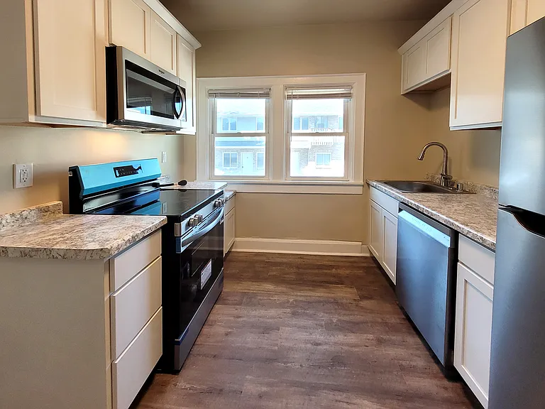 414 Wisconsin St — Photo 10