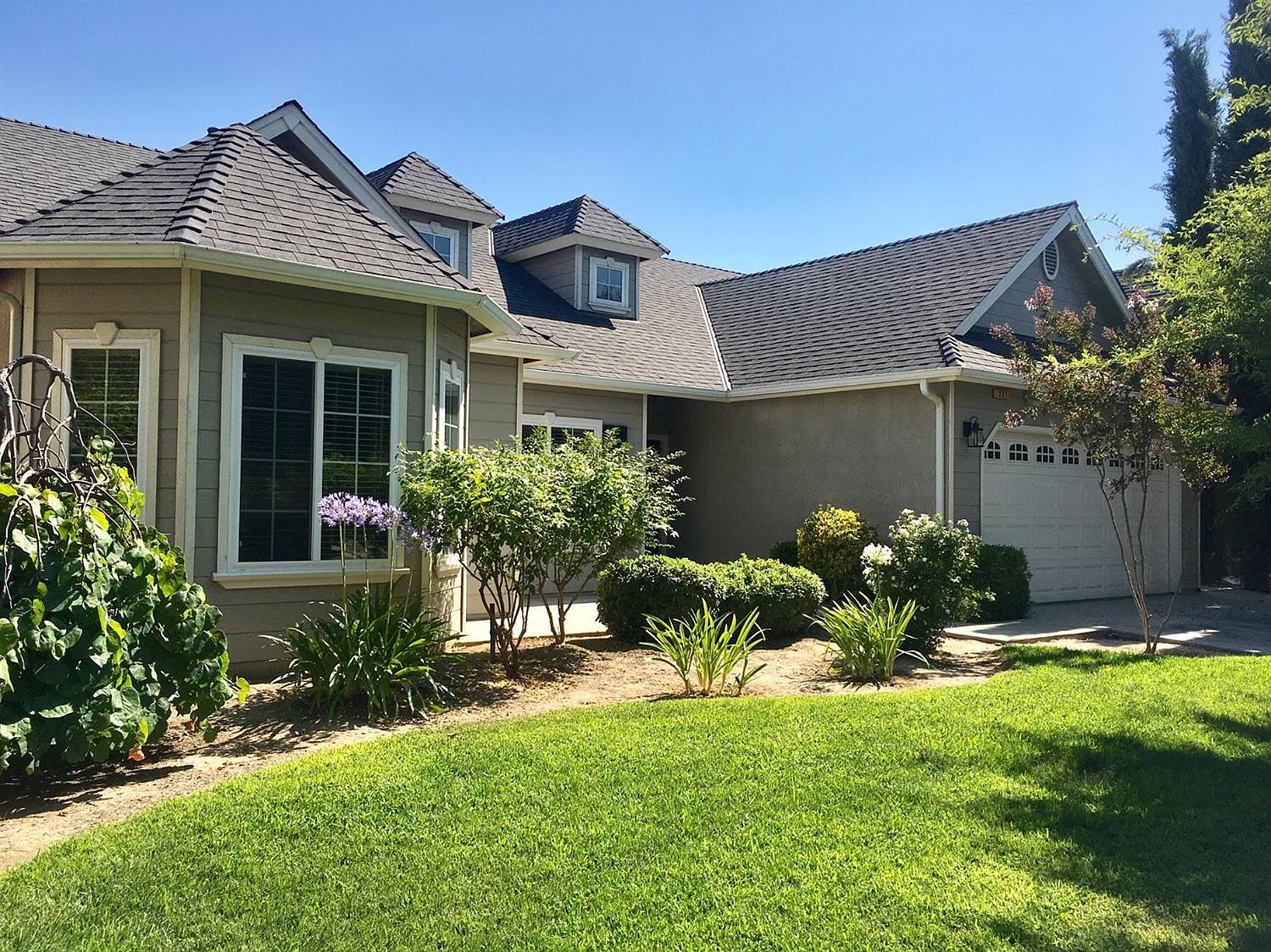 261 E Gibson Ave, Reedley, CA 93654 Zillow