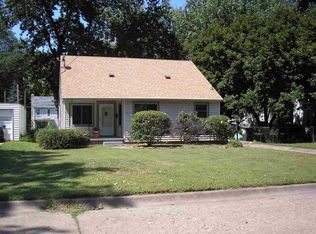 1815 SW Collins Ave, Topeka, KS 66604