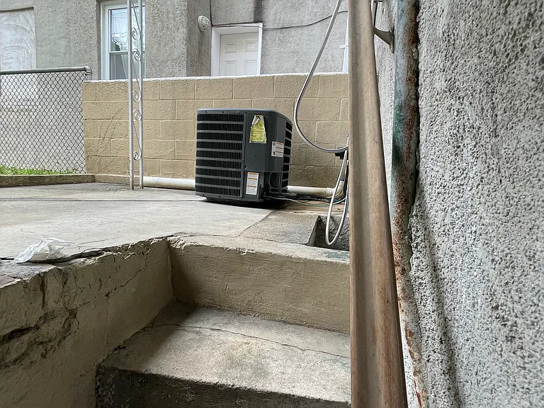 1819 E Lombard St — Photo 22