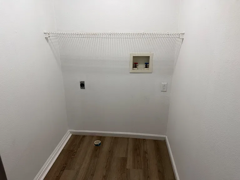 Unit Photo