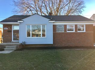 18350 Buckhannon St, Roseville, MI 48066