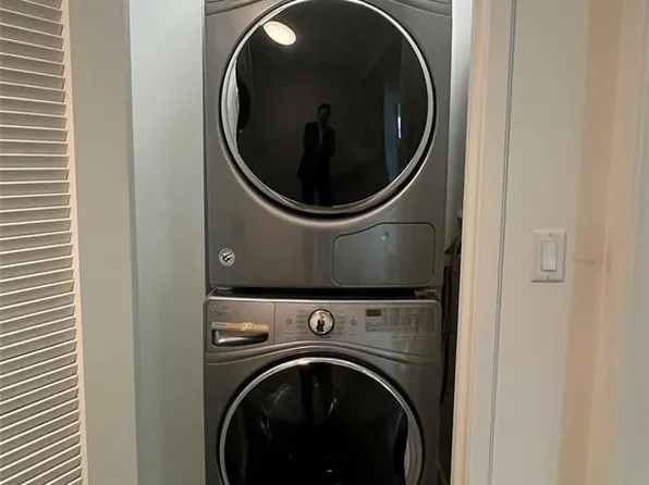 800 Avenue image 7 of 7