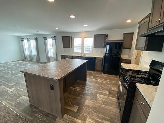 3rd image of 59246 Laine Ln