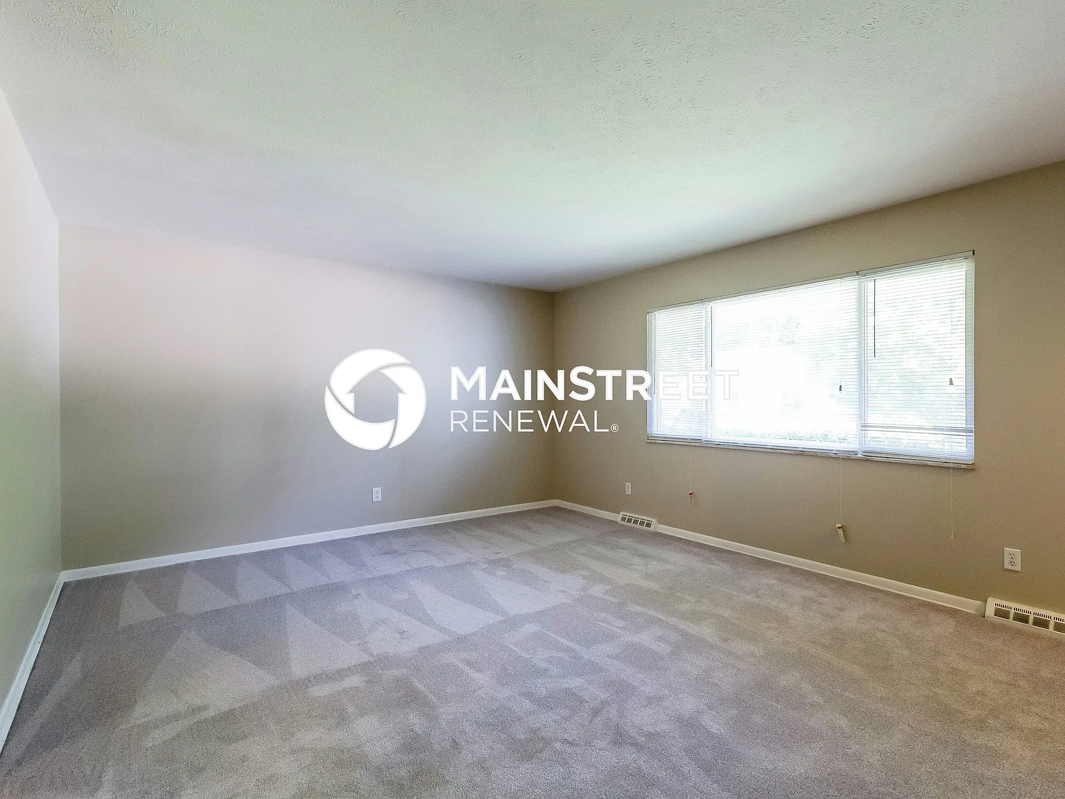 1387 Bosworth Ct — Photo 3