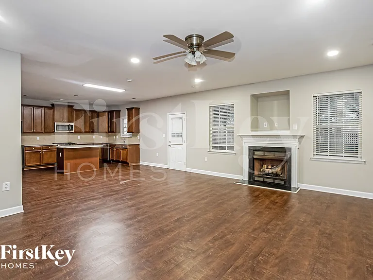 4204 High Shoals Dr — Photo 5