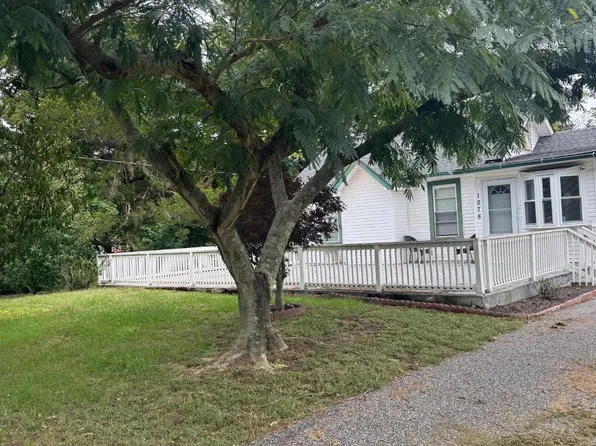 1278 W Oak Rd, Vineland, NJ 08360