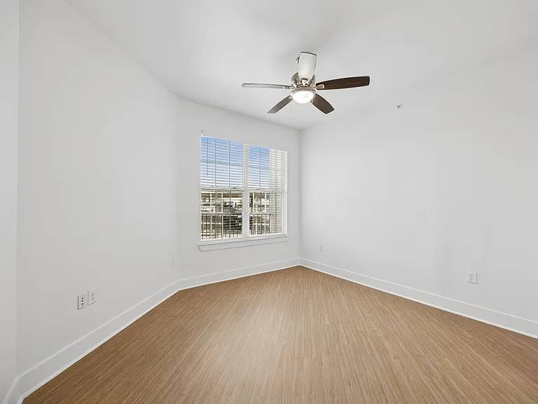 4110 Fairmount — Photo 49