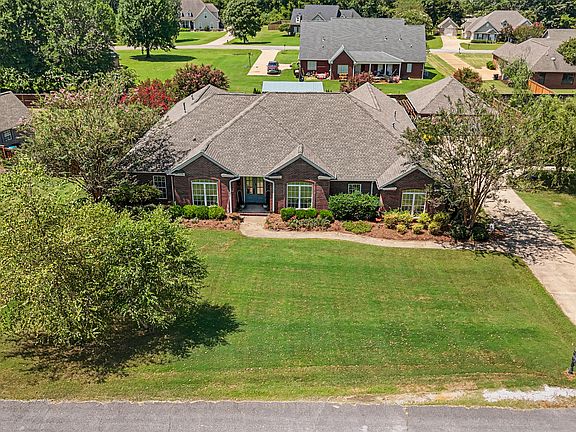2nd image of 121 Major Cir