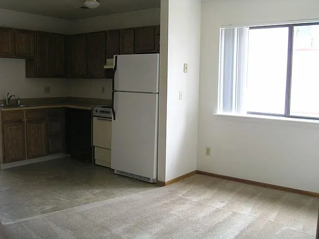 1945 Goss St #4 — Photo 2