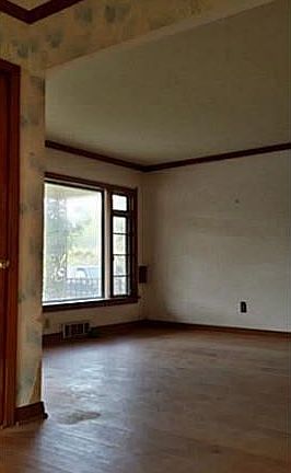 4th image of 8624 Woodcastle Dr