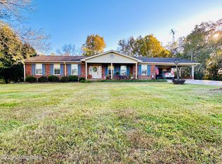 727 N Main St, Caneyville, KY 42721