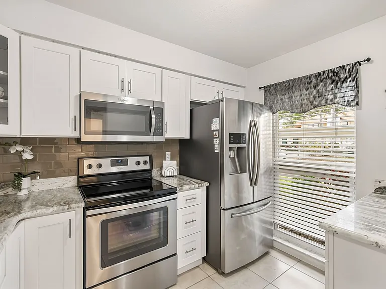 314 Knottwood Ct — Photo 5