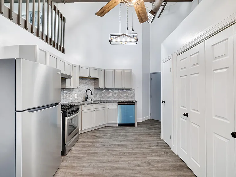 633 McKinley St #201 — Photo 7