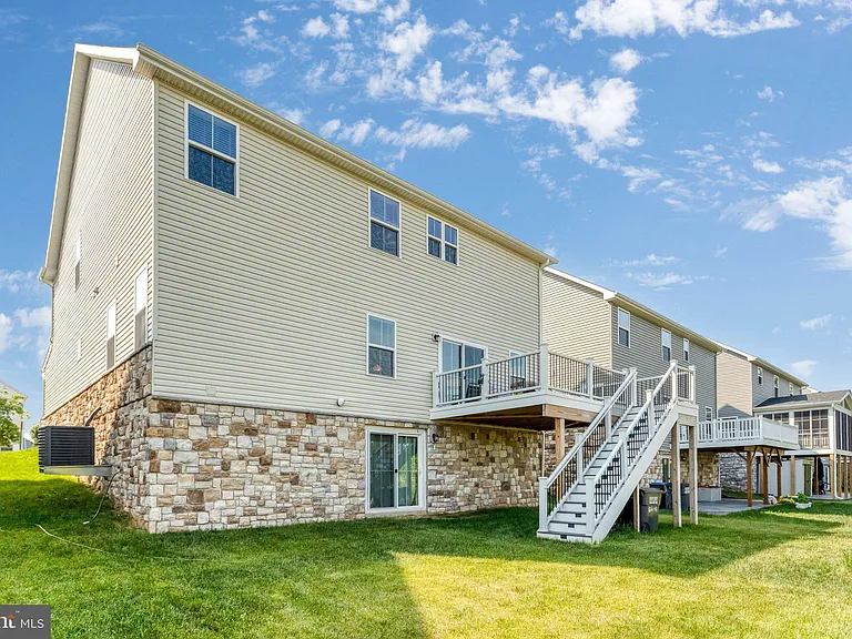 11241 Wheeler Ridge Dr — Photo 42