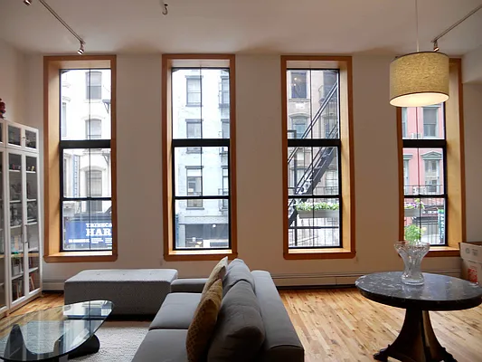 Rented by The Loft Broker | media 27