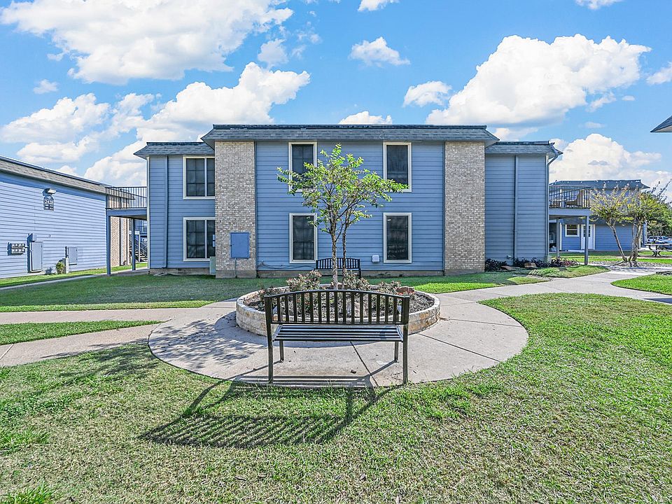 Beautiful walkable courtyard