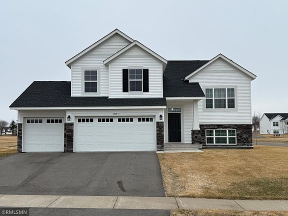 2nd image of 4719 6th St NE