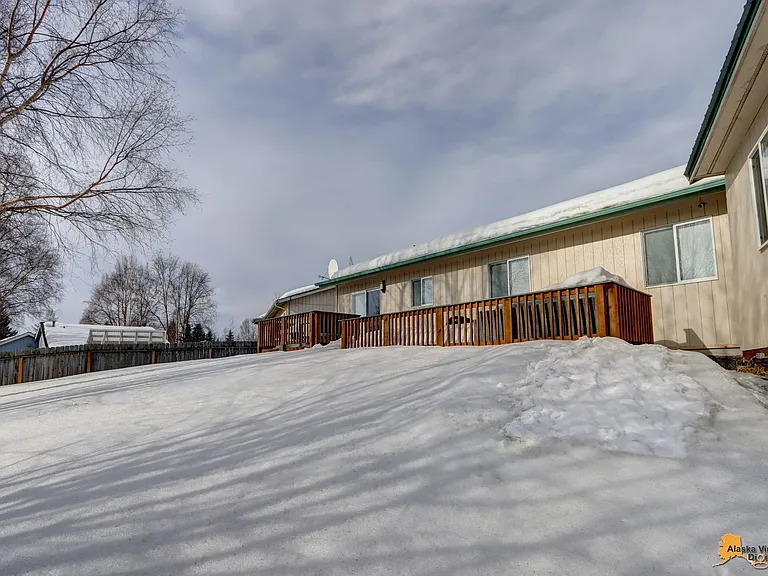 2310 Leopard Cir — Photo 31