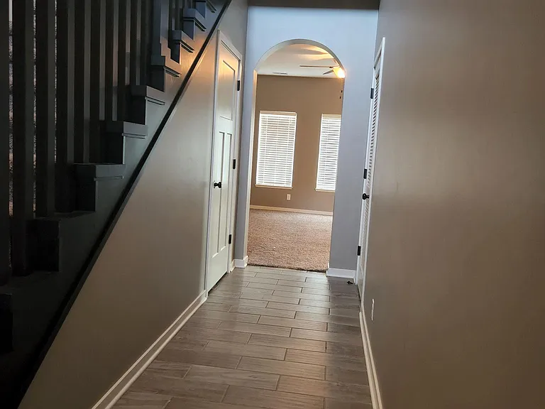 1526 Bristol St — Photo 8