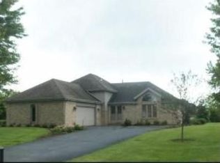 26244 S Royal Crest Dr, Crete, IL 60417