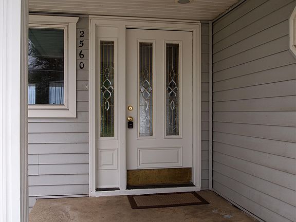 4th image of 2560 Oakwood Dr