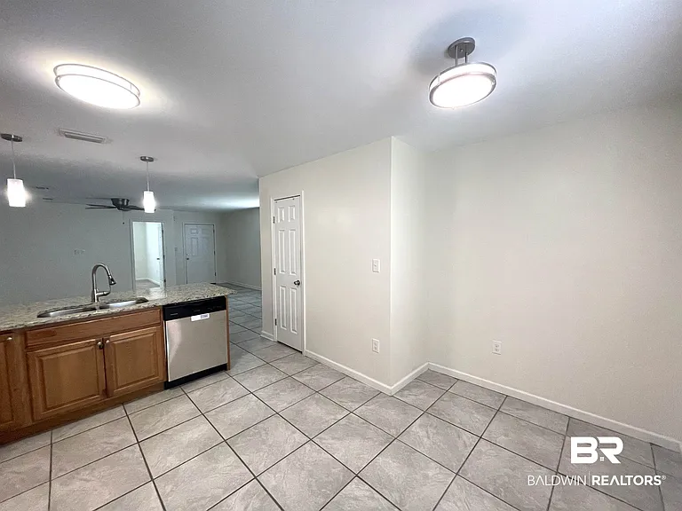 15142 Marem Dr — Photo 10