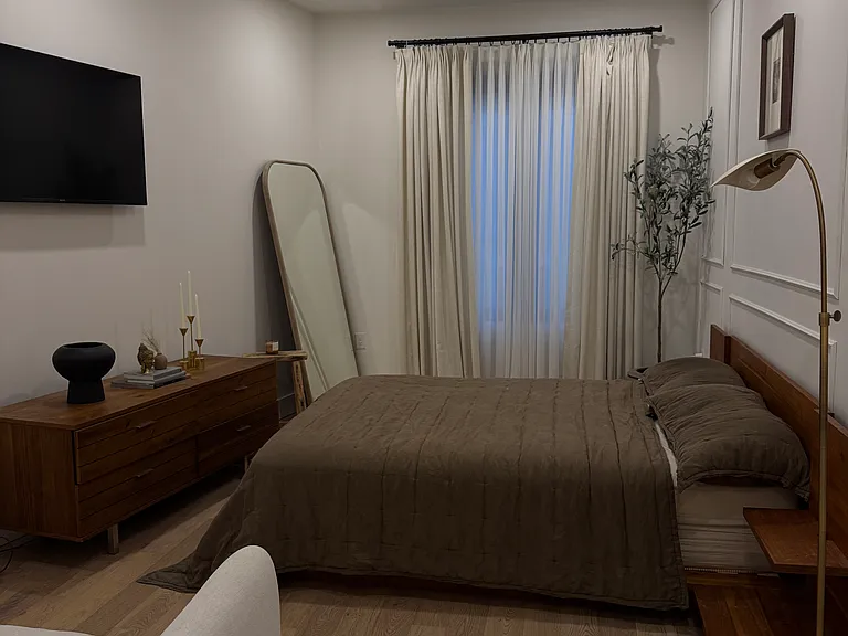 132 W 9th St #1 — Photo 10
