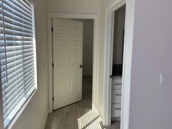 2324 N Kern St #B, Bakersfield, CA 93305