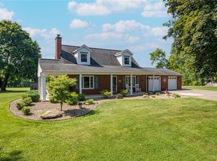 100 Forest Grove Rd, Coraopolis, PA 15108