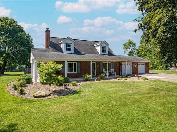 100 Forest Grove Rd, Coraopolis, PA 15108