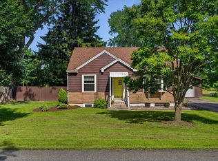 553 Court Rd, Onalaska, WI 54650