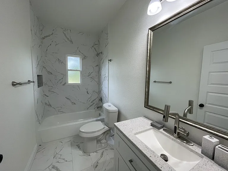 1302 E Humbolt St — Photo 7