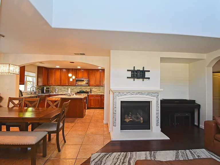 1616 Spicewood Cir — Photo 5
