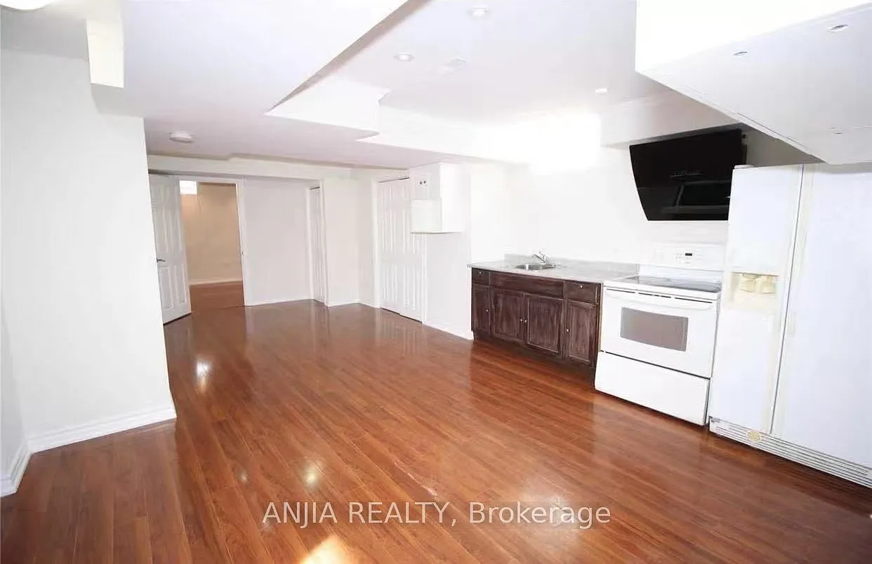 2 bed, $1,800 — Photo 2